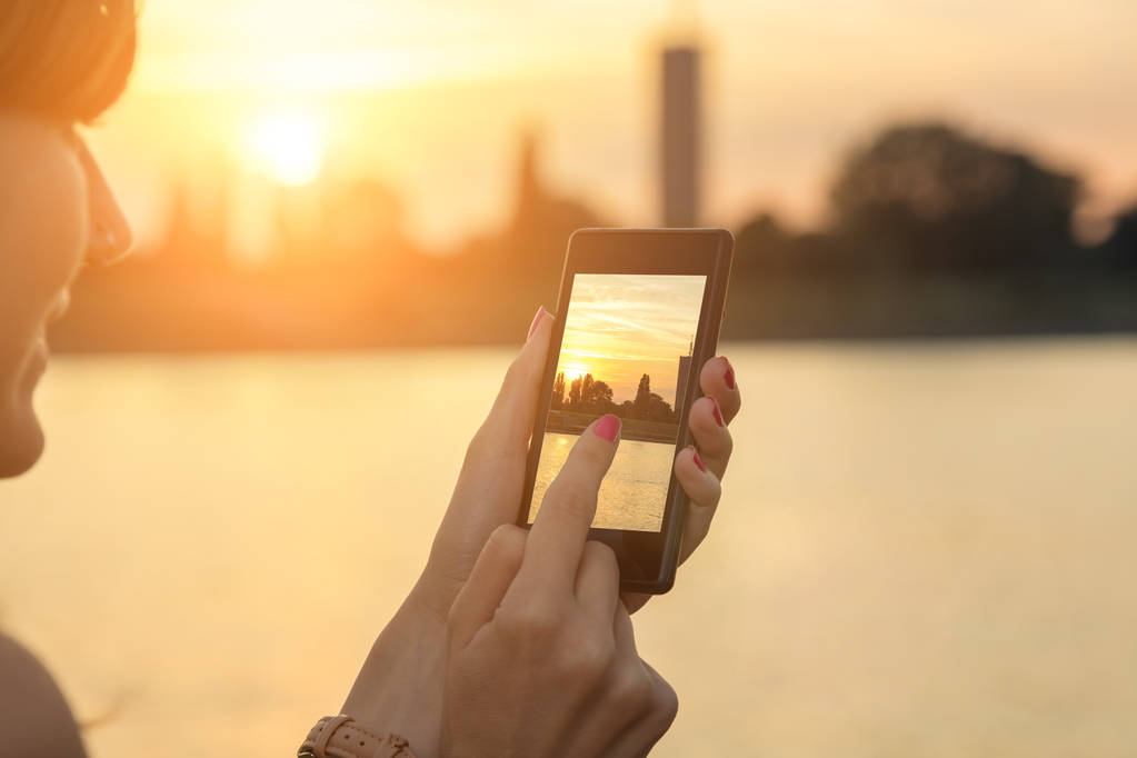 taking photos with cellphone